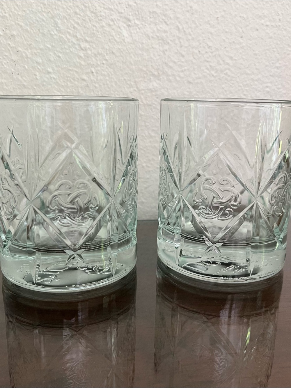 2 Dewar's Scotch Whiskey Glasses 10oz Embossed Trefoil Celtic Truth Knot Clear